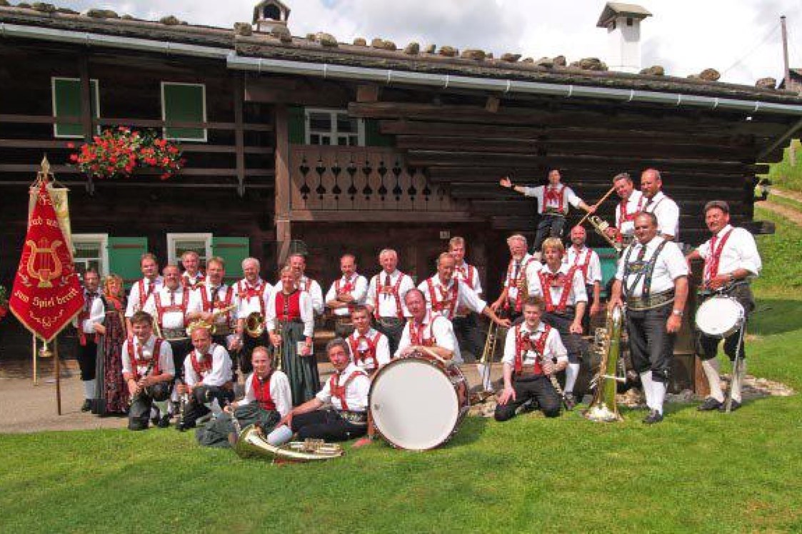 Veranstaltungen im Oberallgäu: Musikverein d`Hirschegger spielt im ADLERHORST auf der Kanzelwand - Konzert mit dem Musikverein d`Hirschegger im ADLERHORST